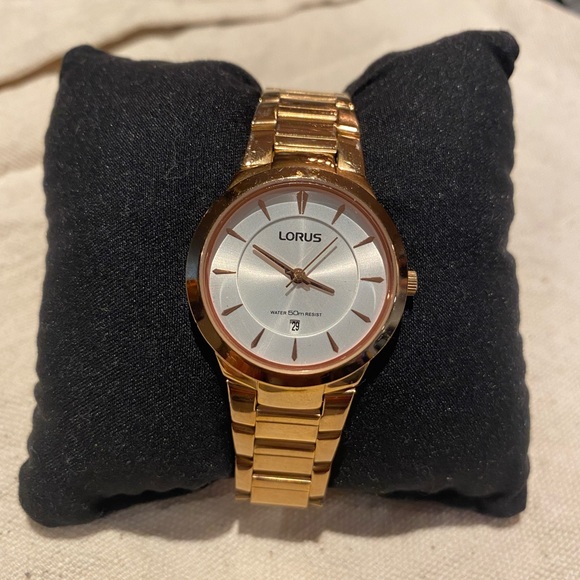 *Like New*LORUS Watch, date display, Rose Gold - Picture 1 of 6